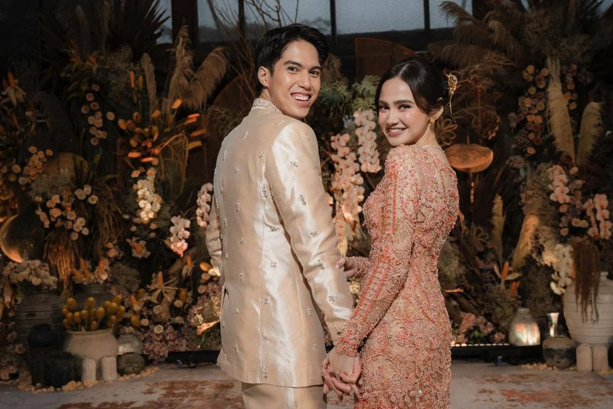 8 Potret Bachelor Night El Rumi: Tawa, Pesan Hangat, dan Nuansa Prewedding Megah