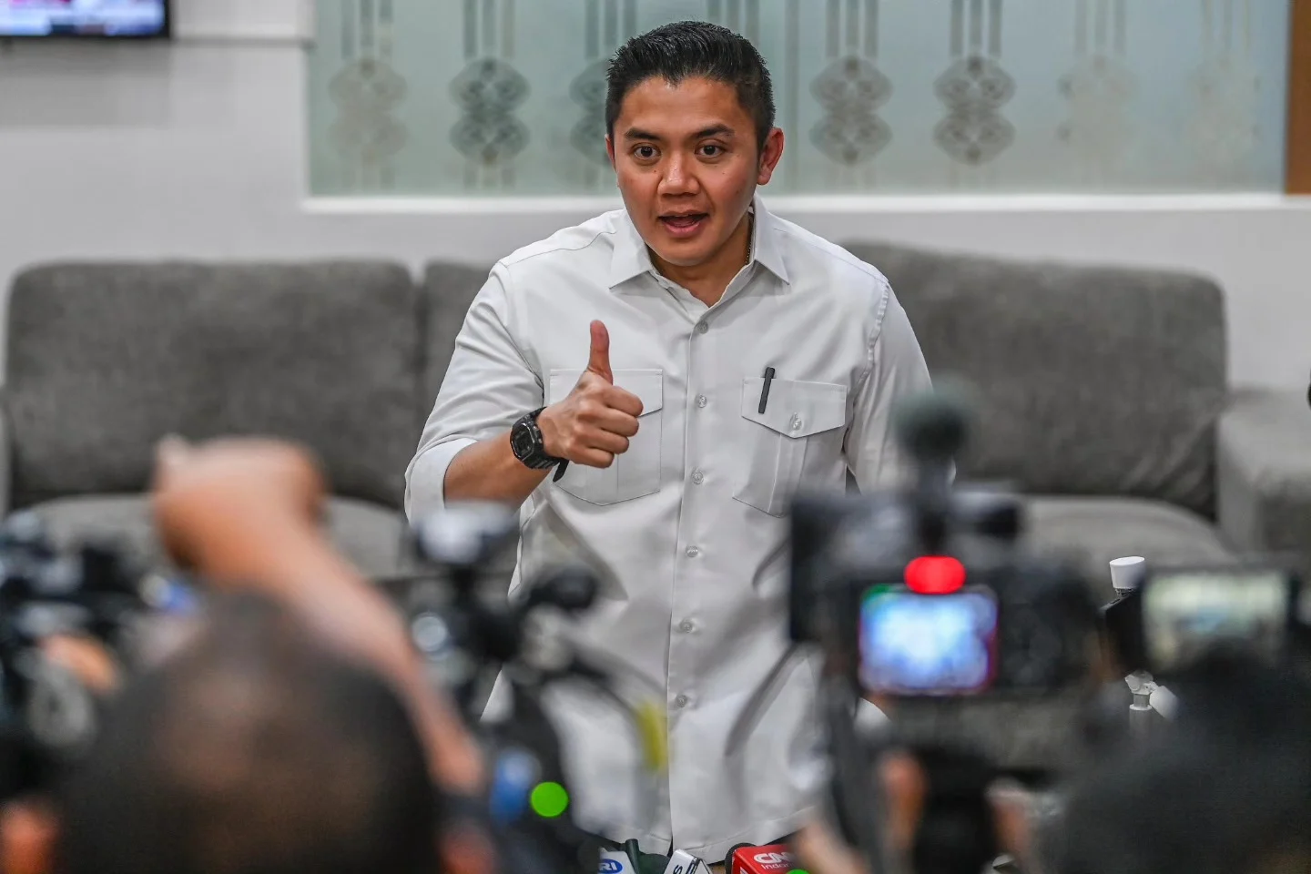 Sinyal Reshuffle Kabinet Prabowo Menguat Seskab Teddy Tunggu