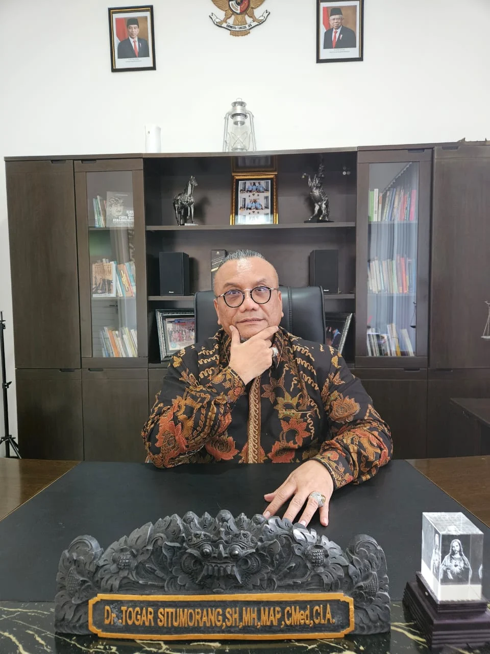 Advokat Togar Situmorang Dijatuhi Hukuman 2,5 Tahun, Mantan Puteri Indonesia Menang dalam Kasus Penipuan Besar