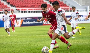 Arema FC Tundukkan Persis Solo 2-0, Raih Tiga Poin Vital untuk Perjuangan 10 Besar