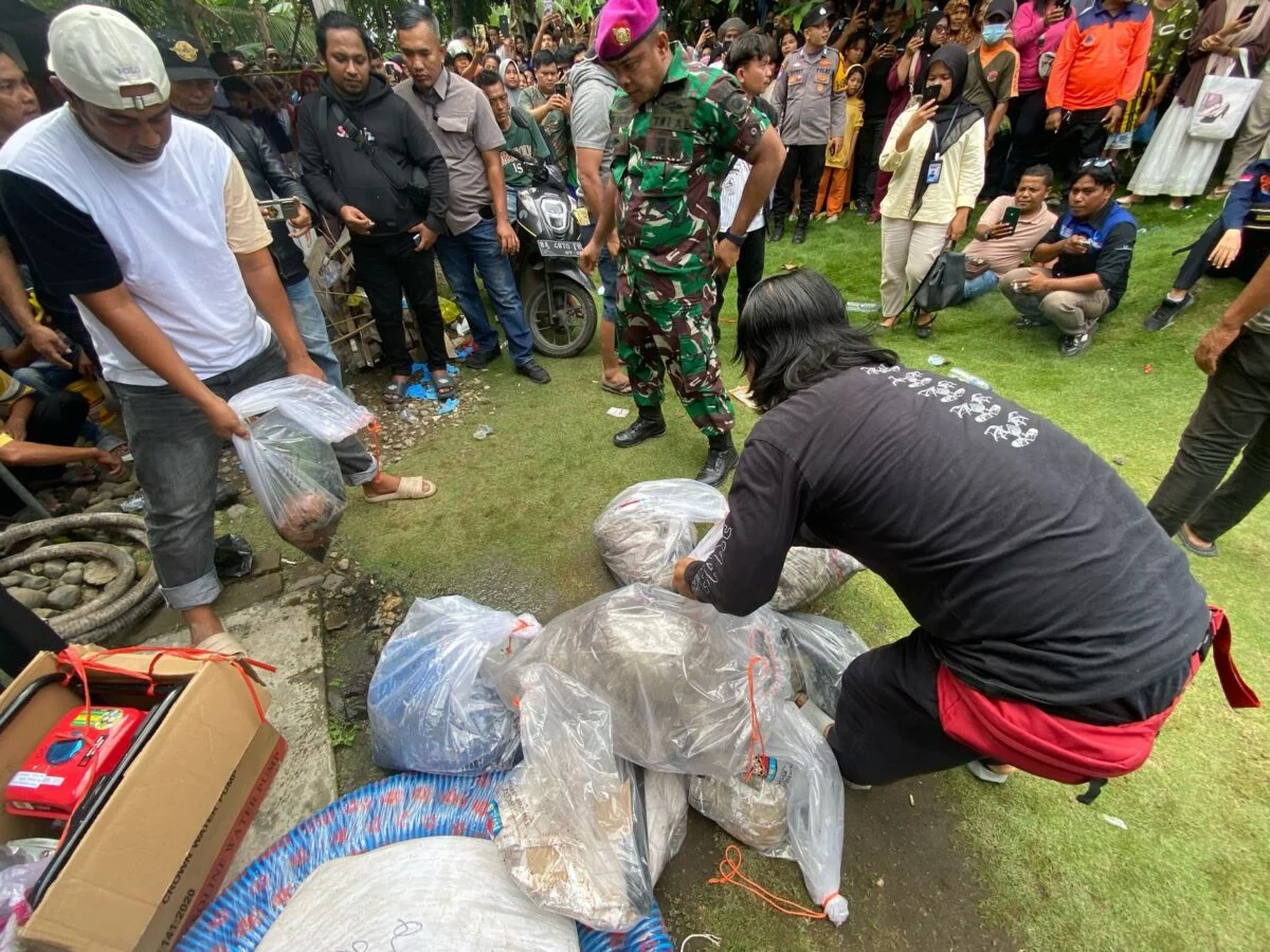 Ayah Korban Mutilasi di Padang Pariaman Ziarah Setiap Hari, Rindu Momen Anak Minta Uang Jajan di Tengah Penyelidikan Galodo