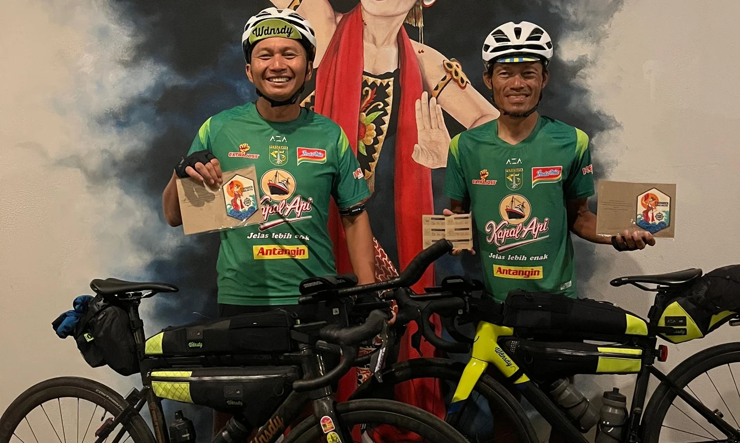 Azrul Ananda Tuntaskan Gowes 821 Km Surabaya‑Jakarta dalam 3 Hari Usai Operasi Lutut