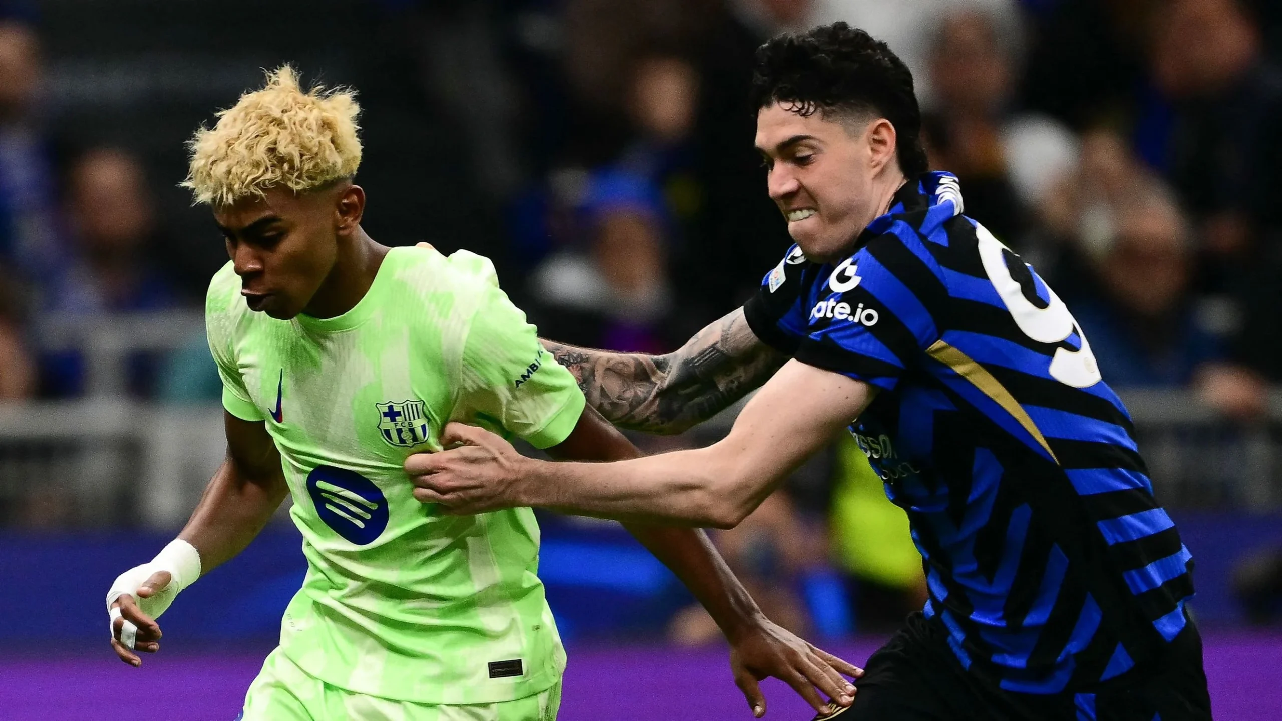 Barcelona Alih Target ke Jon Martin, Bek Muda Indonesia, Usai Tawaran Bastoni Ditertawakan Inter