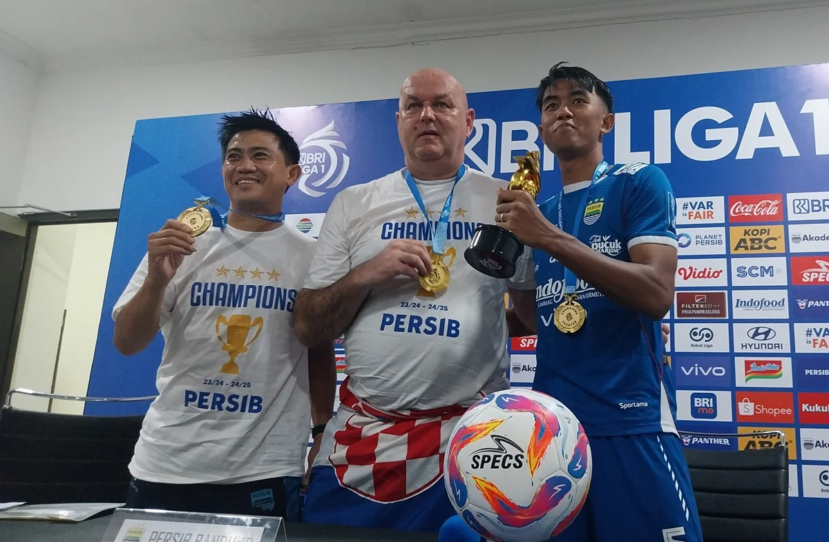 Bojan Hodak Ingatkan Persib: Gelar Juara Baru Ditentukan di Pekan Terakhir