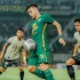 Bonek Bongkar Kebijakan Transfer Pemain Asing Persebaya: Mengapa Pilihan Minim Pengalaman Gagal Berkembang?