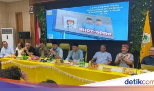 Demo Kaltim: Gubernur Rudy Mas'ud Tinggalkan Kantor, Wartawan Dilarang Masuk, Polisi Paksa Massa Bubarkan