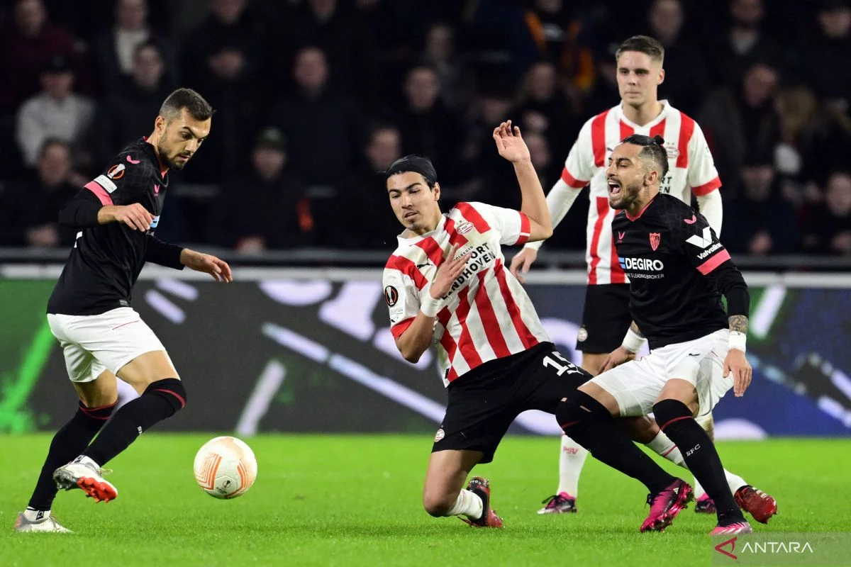 Drama di Lapangan: PSV Menang 2-0 atas Sparta Rotterdam, Kontroversi Wasit Membara, dan Ambisi Guus Til Menembus Panggung Dunia