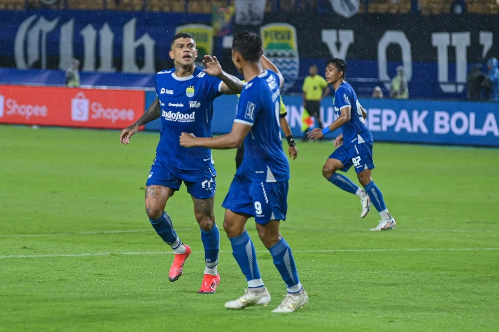 Drama Klasemen Liga 1: Persib Tertahan, Borneo FC Mengincar Puncak Setelah Imbang Arema