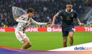 Drama PSG vs Lyon: Kalah 1-2, Gelar Ligue 1 Semakin Panas