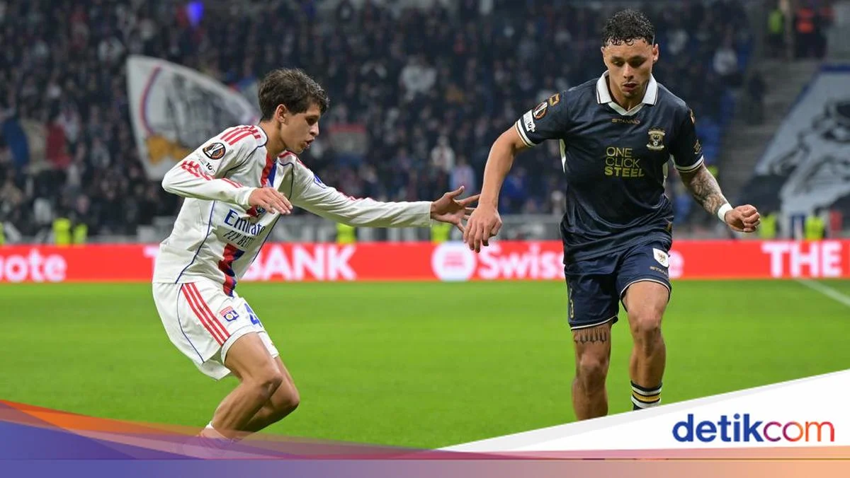 Drama PSG vs Lyon: Kalah 1-2, Gelar Ligue 1 Semakin Panas