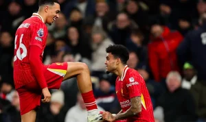 Gary Neville Kritik Pilihan Starter MU vs Liverpool, Usulkan Tiga Rekrutan Bintang Baru