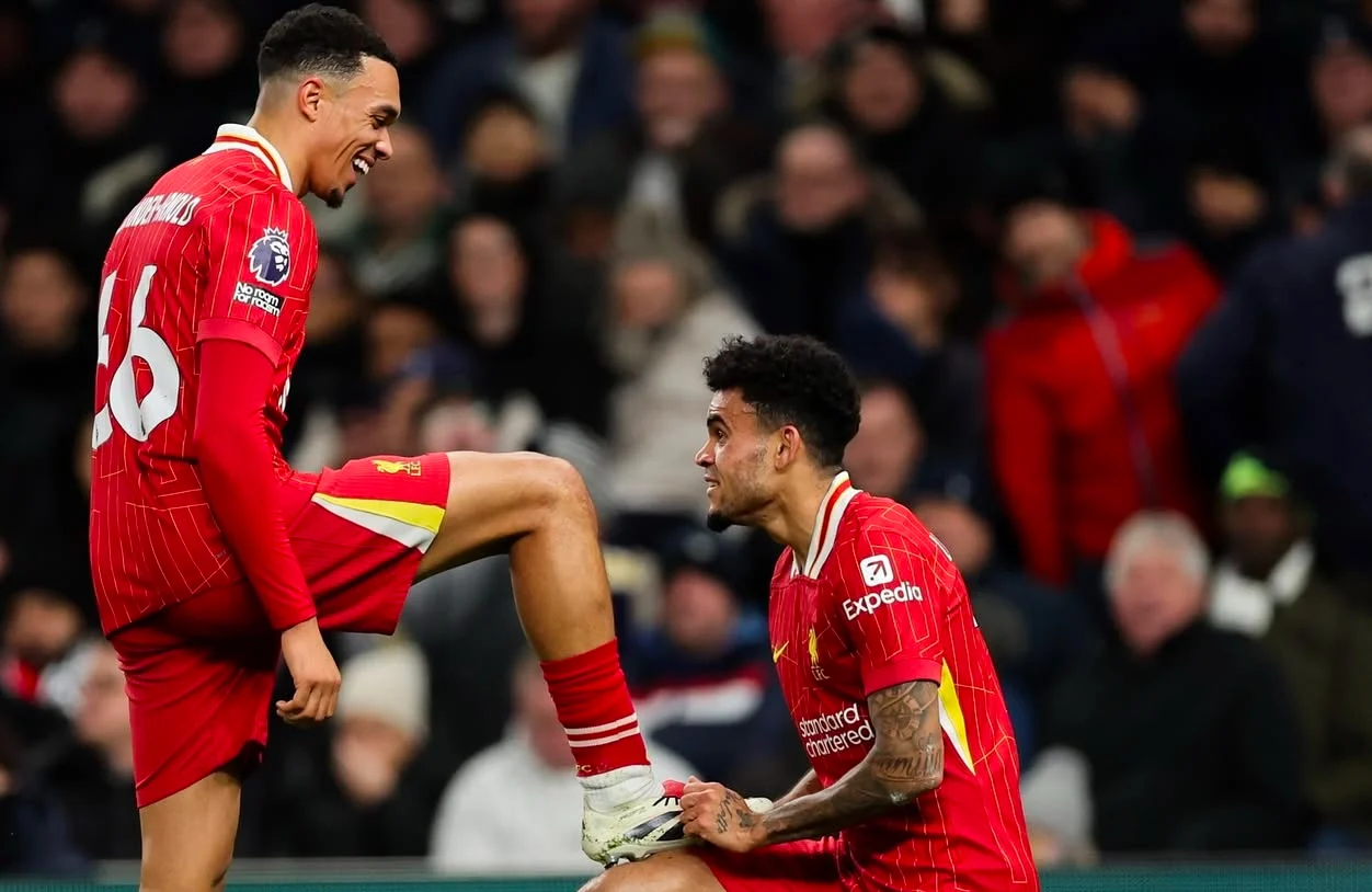 Gary Neville Kritik Pilihan Starter MU vs Liverpool, Usulkan Tiga Rekrutan Bintang Baru