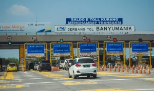 Gerbang Tol Banyumanik Sampai Kodam Diponegoro Terhambat 1 Jam Karena Supir Truk Ngantuk – Dampak Besar pada Lalu Lintas Jateng