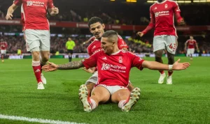 Gibbs-White hat-trick Bawa Nottingham Forest Menang 4-1 atas Burnley di City Ground