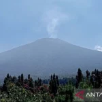 Gunung Slamet Menggeliat: Gempa 10 Kali Lipat, Suhu Kawah 478°C, Warga Diimbau Jaga Jarak Aman