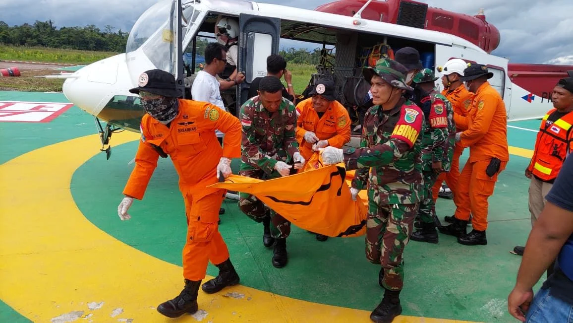 Helikopter PK-CFX Jatuh di Sekadau, 35 Personel SAR Dikerahkan, Serpihan Ditemukan