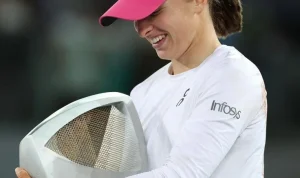 Iga Świątek Menangkan Mutua Madrid Open dengan Dominasi 6-1 6-2, Sempat Tertawa Karena Kesulitan Bahasa di Restoran