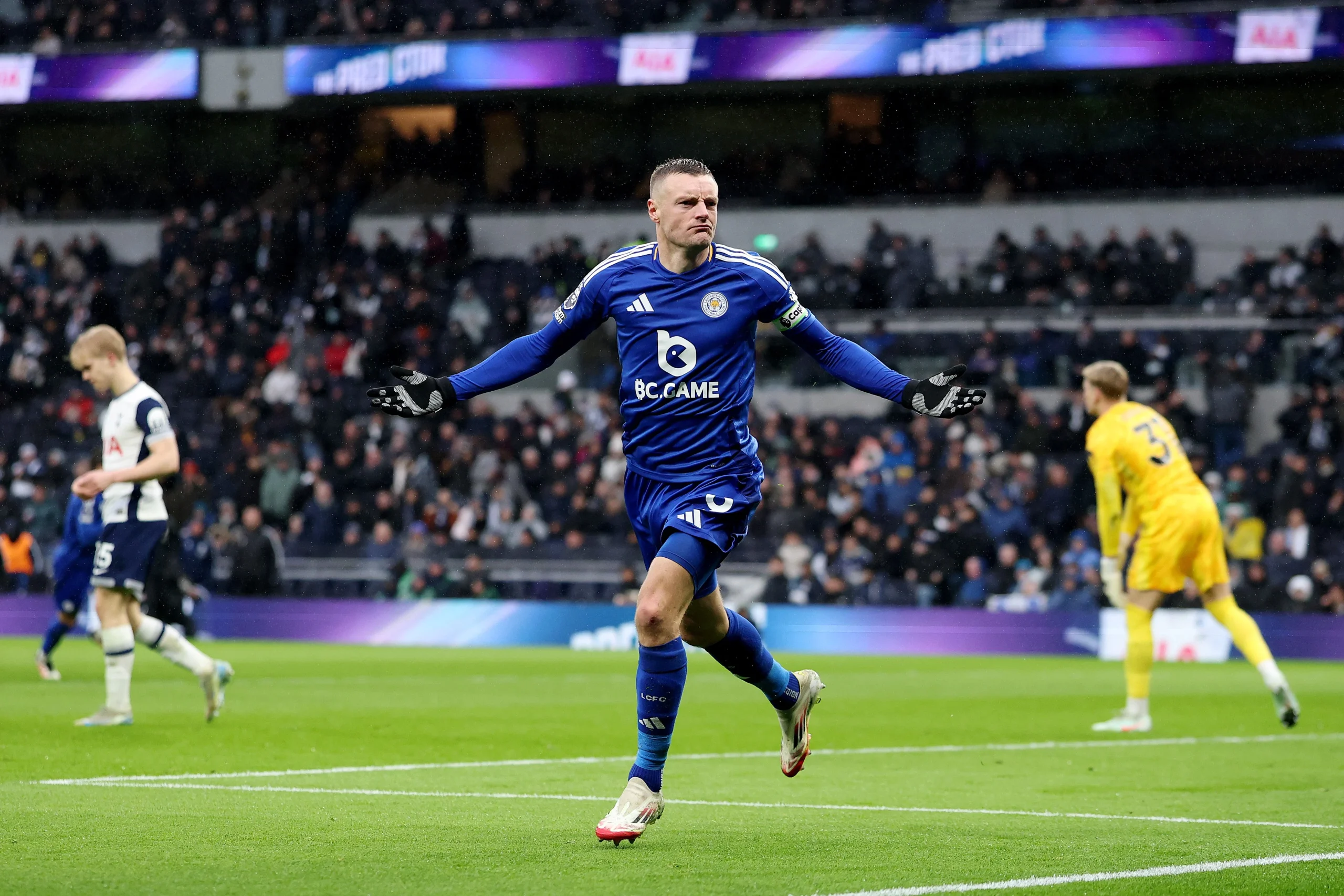 Jamie Vardy: Ikon Leicester City Dikejar Tiga Raksasa Premier League