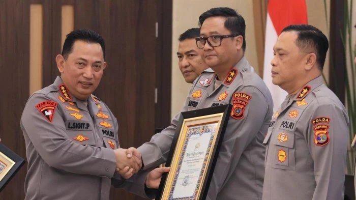 Kapolri Listyo Sigit Prabowo Anugerahkan Penghargaan IKPA Terbaik kepada Polda Riau, Tegaskan Pentingnya Tata Kelola Anggaran