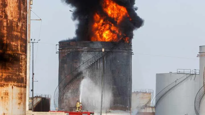 Kebakaran Besar Kedua Kalinya Mengguncang Kilang Minyak di Meksiko Selatan, Ancaman Lingkungan dan Ekonomi Meningkat