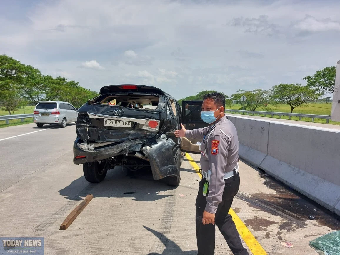 Kecelakaan Beruntun di Tol Ngawi-Kertosono Menyisakan Tiga Luka, Empat Kendaraan Terlibat