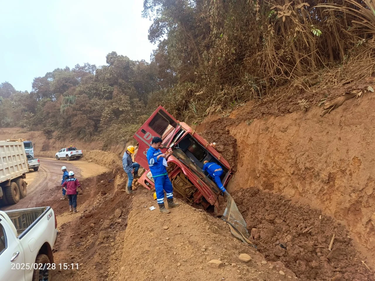 Kecelakaan Maut di Jalan Hauling Rawas Ilir: Dump Truck Tabrakan, Sopir Tewas Terbakar