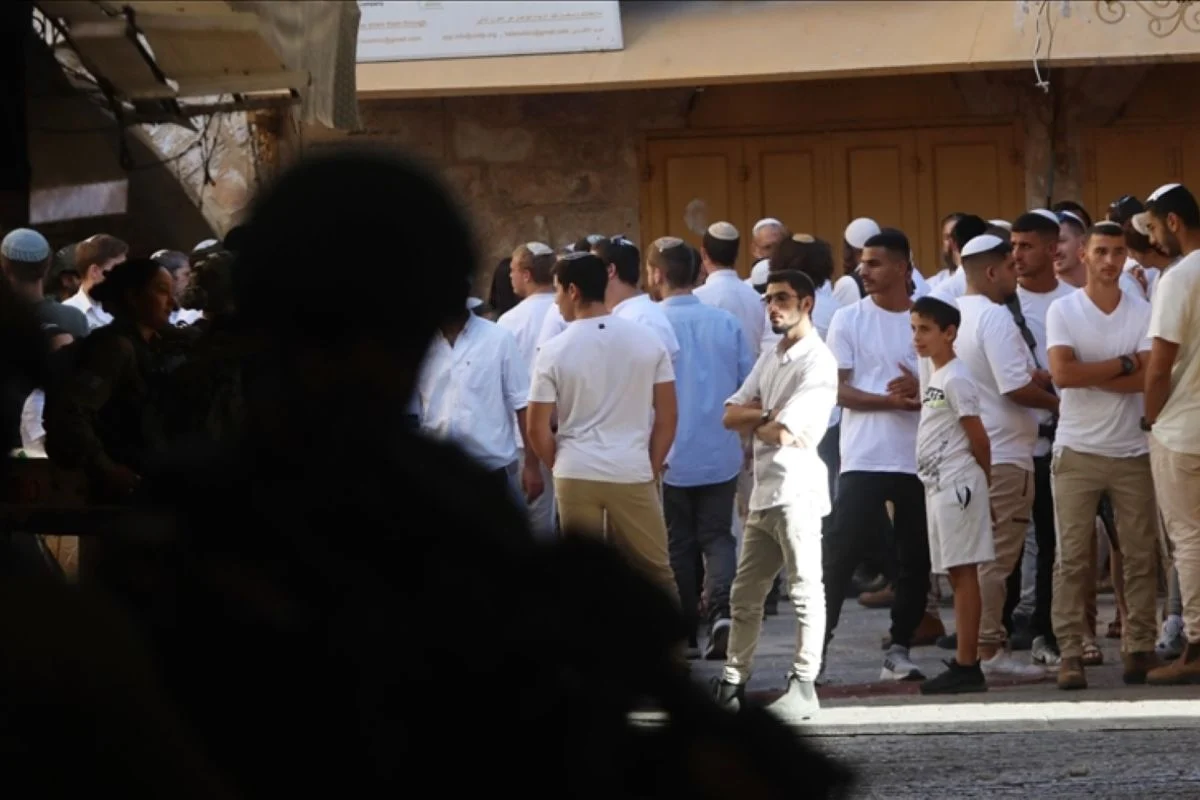 Kekerasan di Tepi Barat Memanas: Pemukim Israel Bakar Rumah, Mobil, dan Kontroversi Pengembalian Unit Netzah Yehuda