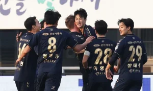 Kemenangan Dramatis Suwon FC 3-2 atas Busan I-Park, Pelatih Soroti Pertahanan