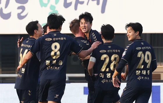 Kemenangan Dramatis Suwon FC 3-2 atas Busan I-Park, Pelatih Soroti Pertahanan