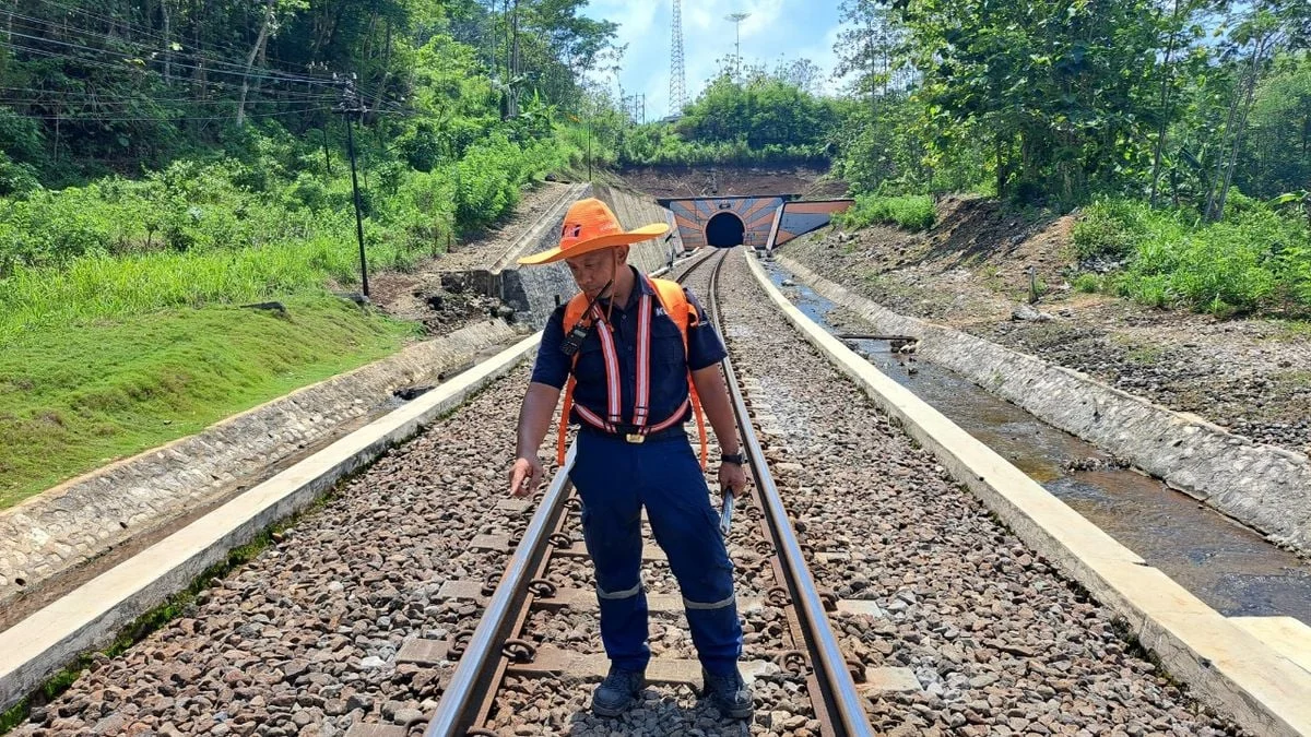 Keselamatan Kereta Terabaikan: Tragedi Bekasi Timur Mengungkap Rel yang Tak Pernah Belajar