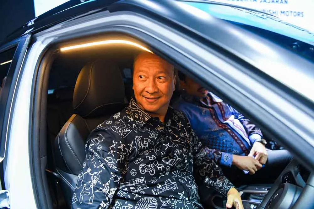 Ketertinggalan EV Honda di Pasar Global: CEO Mibe Akui Tantangan dari Pabrik Robotik Tiongkok