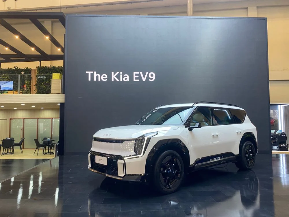 Kia Pangkas Harga Mobil Listrik, Siap Hadapi Ekspansi China di Pasar Global