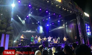 Konser HS Slank di Malang Pecah, 30 Ribu Penonton Serbu Lapangan Rampal dengan Doa Bersama