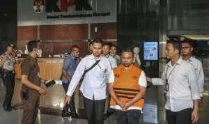 KPK Geledah Kantor PUPR-BPKAD Tulungagung, 34 Kepala OPD Dibersama Tiga Koper Dokumen dan Uang Tunai Rp95 Juta