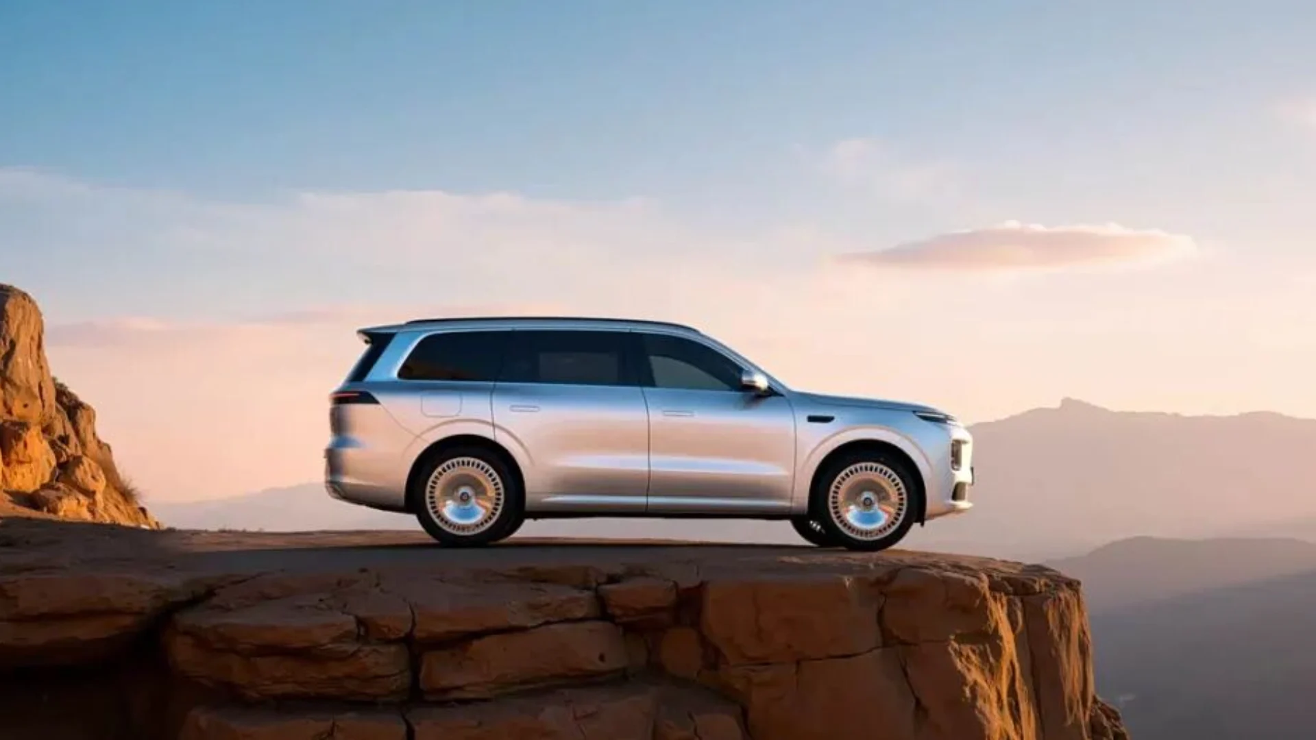 Leapmotor D19 Resmi Debut di China: SUV Full-Size dengan Baterasi EREV Terbesar di Dunia