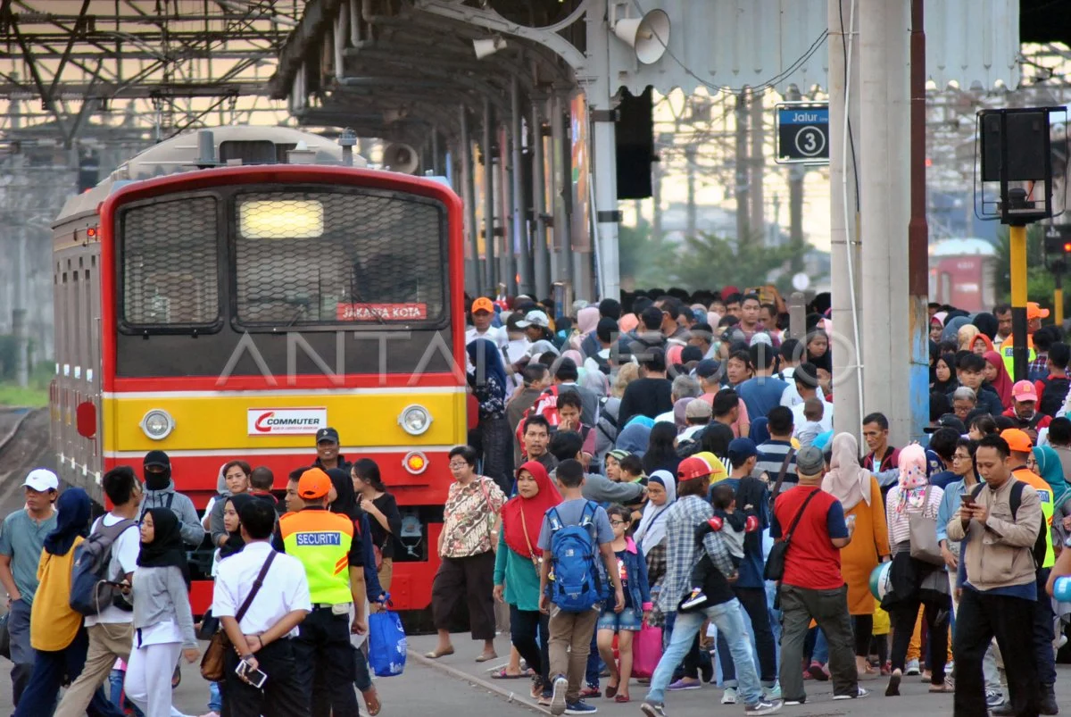 Lebaran 2026: Antisipasi Lonjakan Penumpang Commuter Line dan Libur Panjang Mei