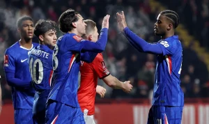 Liam Rosenior Desak Chelsea Bangkit di Tengah Tekanan Laga Penentu Lawan Manchester United