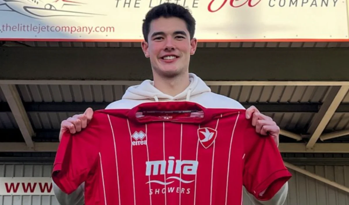 Luton Town Siap Gempur Northampton Town di Laga Penentu Liga One, Sambil Merayakan Kemenangan dan Dukungan Komunitas Veteran