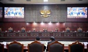 Mahkamah Konstitusi Tegaskan Syarat Baru KPK, Sementara Kasus Korupsi Besar Uji Ketegasan Komisi Pemberantasan Korupsi
