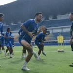 Marc Klok Tekankan Persib Harus Tampil Habis-Habisan di Laga Penentu Melawan Bali United