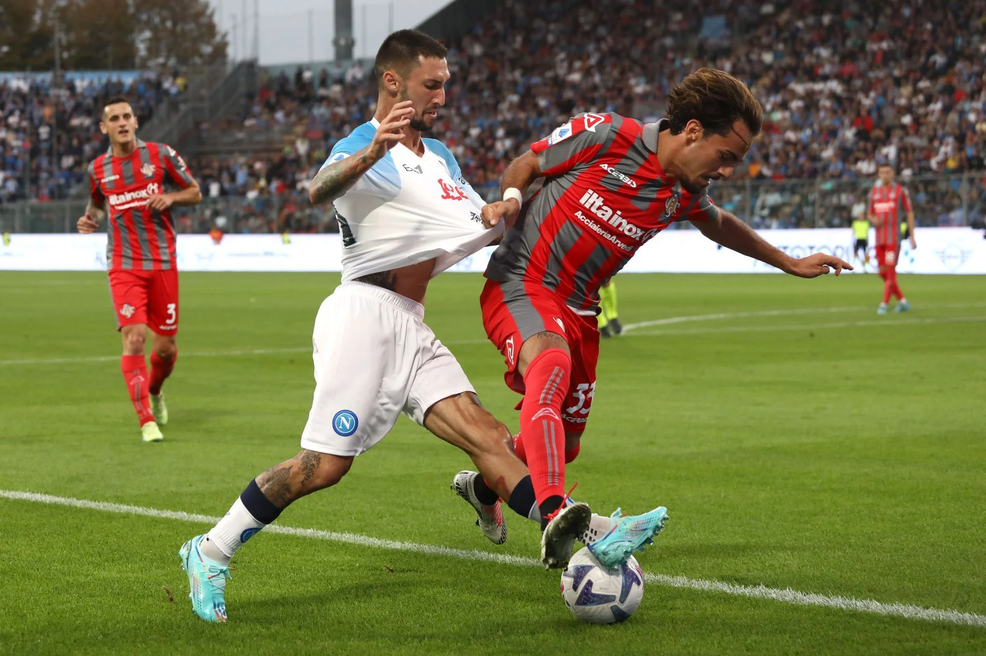 Napoli vs Cremonese: Kontroversi Taktik Conte, Pilihan Pemain Kunci, dan Harapan Poin Penting