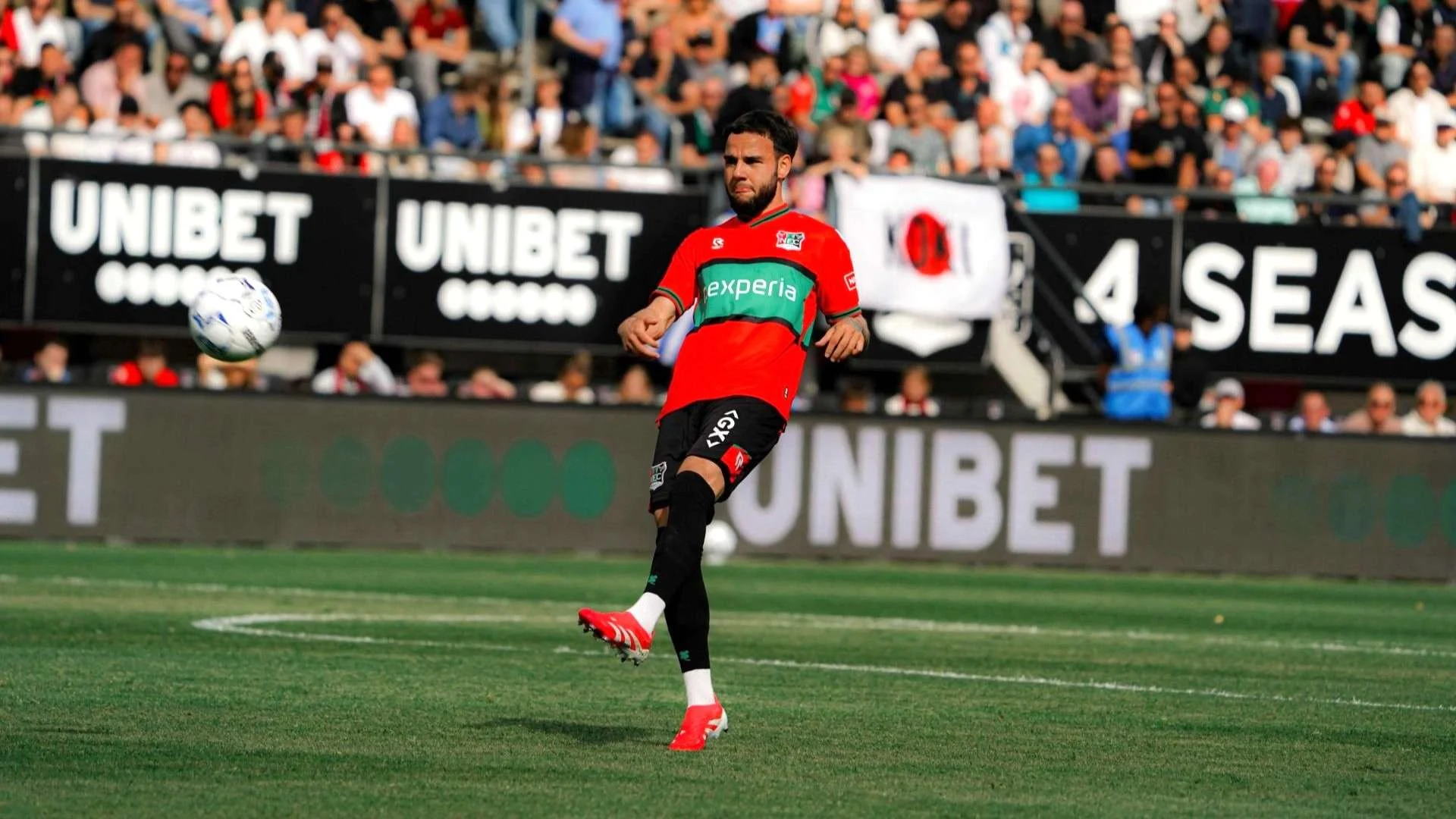 NEC Nijmegen Kukuhkan Posisi Tiga Besar Eredivisie Usai Poin Penting di Enschede