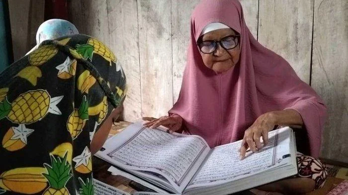 Nenek Sofiah, Guru Mengaji yang Menabung di Bawah Kasur Selama 50 Tahun Akhirnya Naik Haji