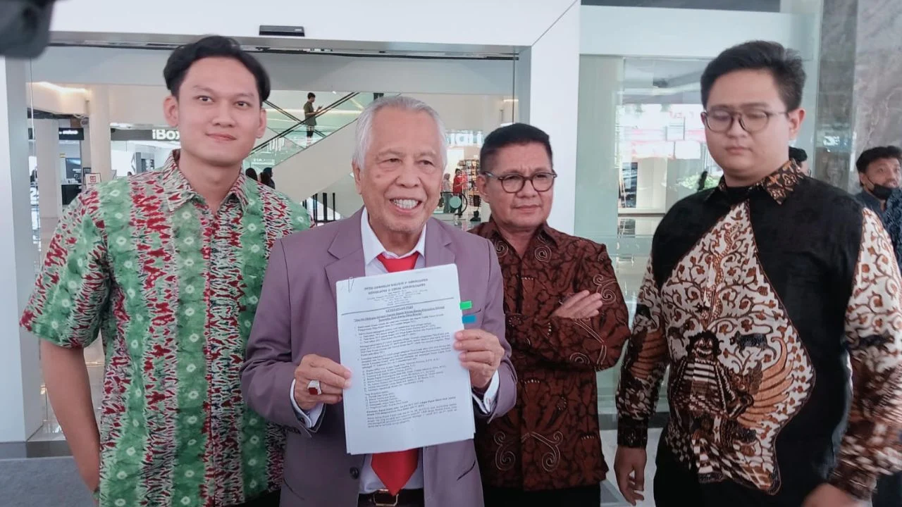 OC Kaligis Gugat Tiga Hakim Tipikor dan Seret Mantan Bupati Klaten dalam Kasus Plaza, Tuntut Keadilan