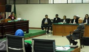 OC Kaligis Gugat Tiga Hakim Tipikor dan Seret Nama Eks Bupati Klaten, Tuntut Keadilan dalam Kasus Plaza