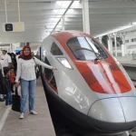 Penumpang Tahan Pintu Kereta Cepat Whoosh, KCIC Kecam dan Jadwal Tertunda 2 Menit