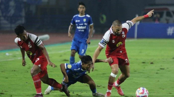 Persib Bandung Memperlebar Kepemimpinan, Persis Solo Bertahan di Ambang Degradasi Liga 1 2026