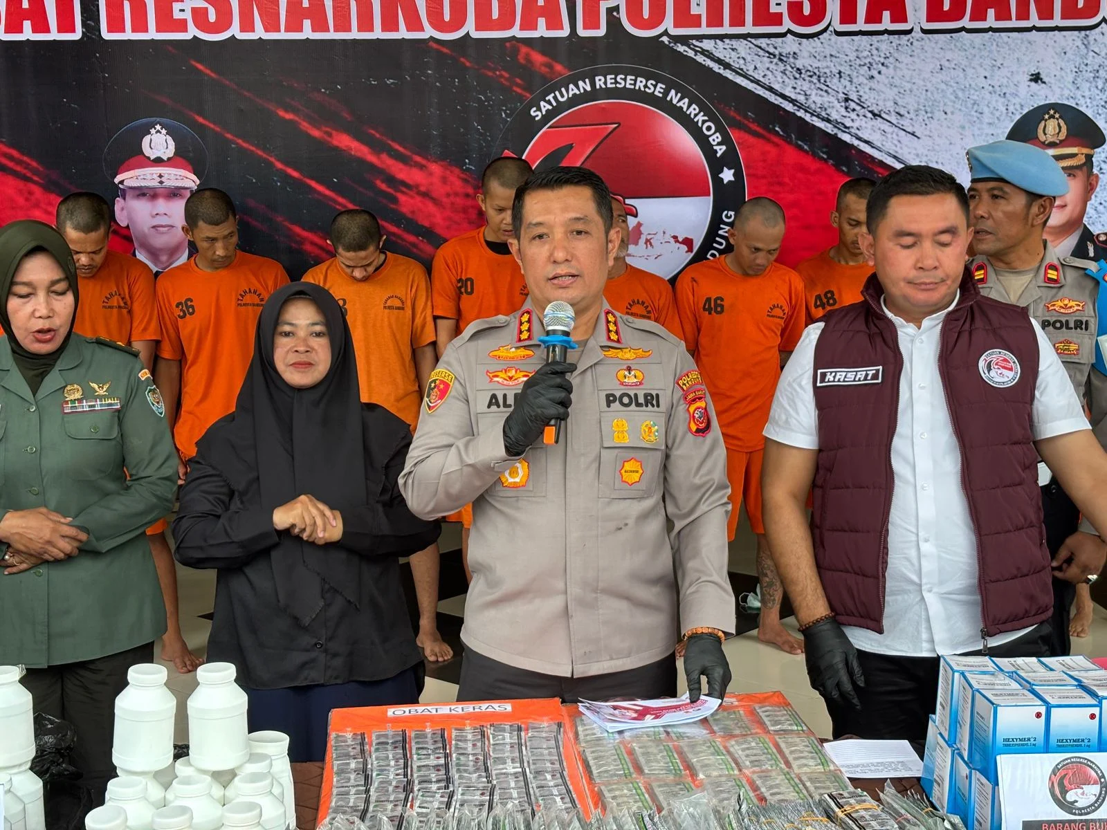 Polsek Cileungsi Selundup Jadi Satpam, Bongkar Jaringan Penjualan Obat Keras Besar-Besaran