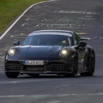 Porsche 911 Mengguncang Pasar Otomotif: Penjualan Melesat, Kompetisi Ketat, dan Insiden Tragis 911 yang Menggugah Empati