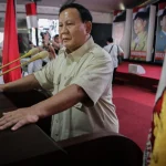 Prabowo Akui Nikmati Hoaks AI yang Menguntungkan; Kritik Herwin Sudikta Memicu Perdebatan tentang Program MBG